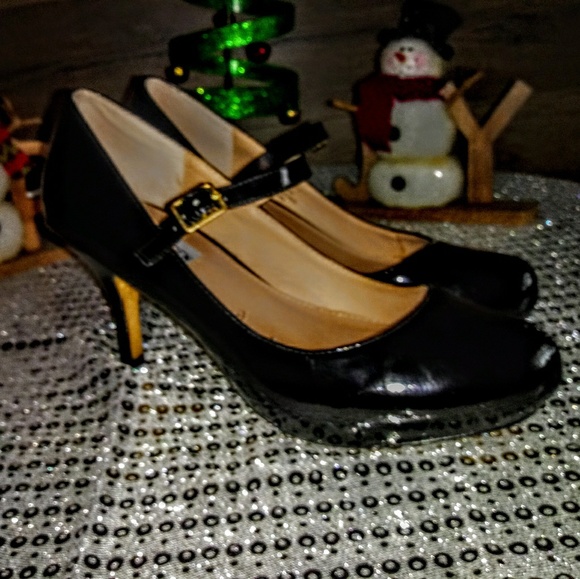 Steve Madden Shoes - Steve Madden Mary Jane Heels Shoe Size 7M